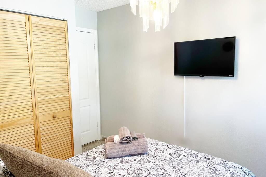 Amazing & Cozy Duplex Near Zoo ! Casa vacanze Miami